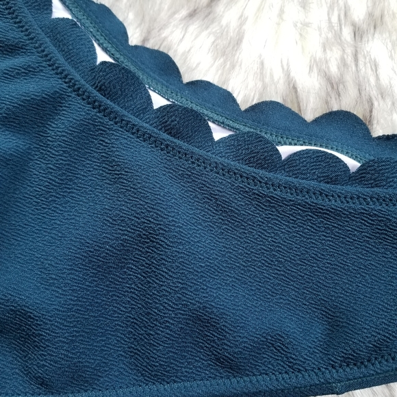 Cupshe Wavy Edge One-Shoulder Bikini - Picture 6 of 7